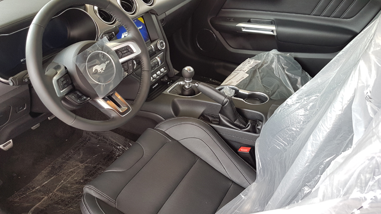 To εσωτερικό του αυτοκινήτου...