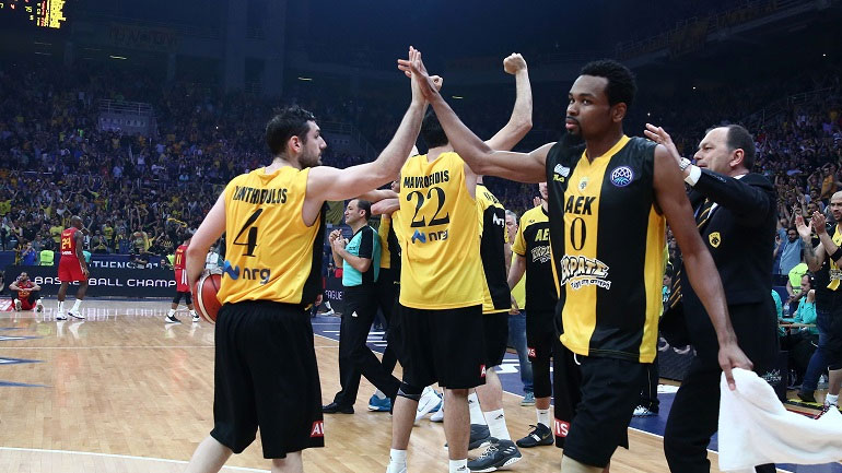 Πάντερ: «Ευτυχώς πήραμε τη νίκη μπροστά στον κόσμο μας»