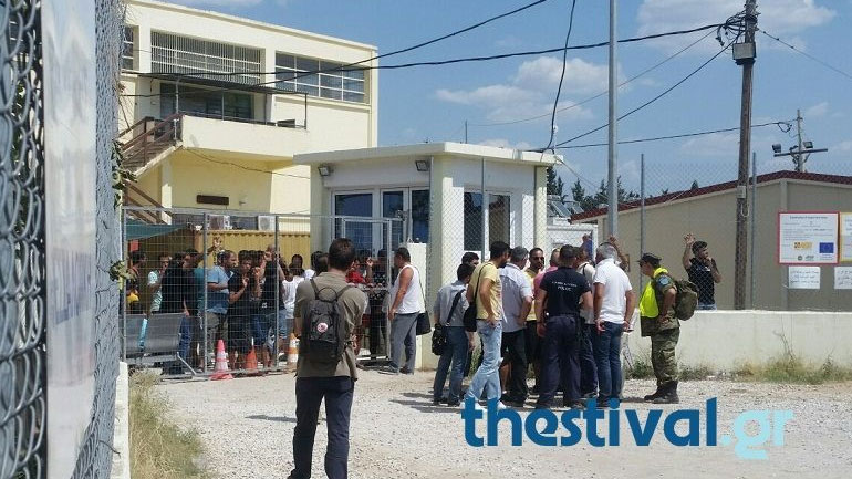 Αποκλεισμός της Εγνατίας Οδού από πρόσφυγες της δομής φιλοξενίας στο πρώην στρατόπεδο Αναγνωστοπούλου