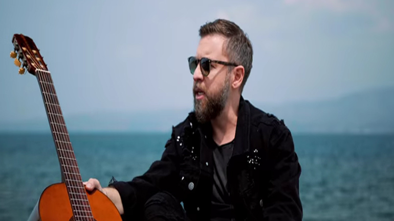 Ο Γιάννης Βαρδής επιστρέφει με νέο τραγούδι και Video Clip «5 Λεπτά»