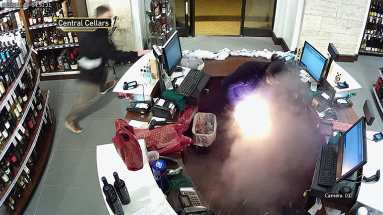 Έκρηξη ηλεκτρονικού τσιγάρου στην τσέπη ενός άνδρα