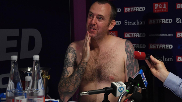 Η επιτυχία τον έβγαλε από τα ρούχα του