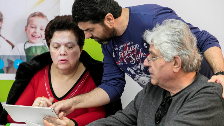 COSMOTE: Δωρεάν μαθήματα χρήσης των ψηφιακών μέσων για τους ανθρώπους μεγαλύτερης ηλικίας
