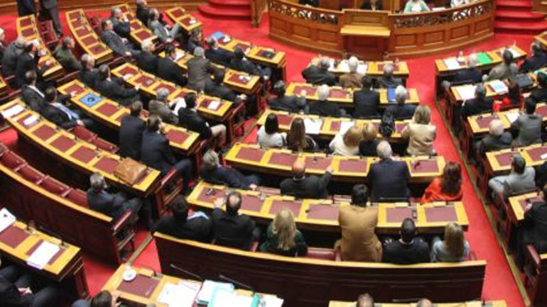 Υπέρ του νομοσχεδίου για την αναδοχή από ομόφυλα ζευγάρια ο βουλευτής των ΑΝΕΛ, Θ. Παπαχριστόπουλος