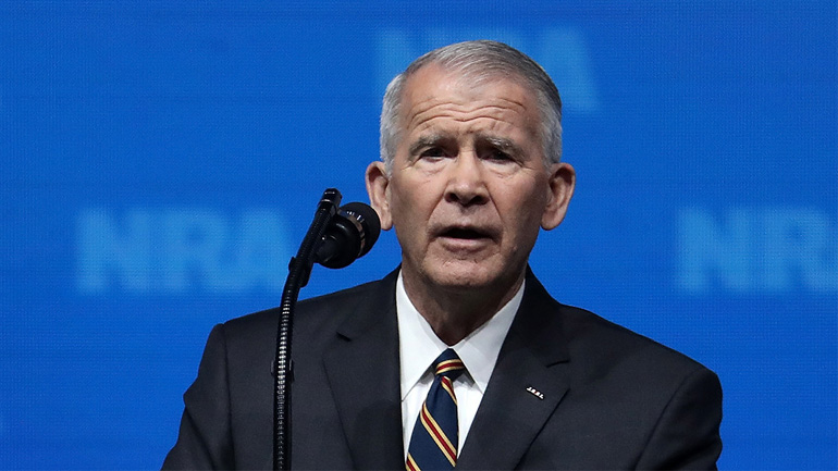 ΗΠΑ: Νέος πρόεδρος του NRA ο Όλιβερ Νορθ, γνωστός για τον ρόλο του στο σκάνδαλο Ιράν-Contra