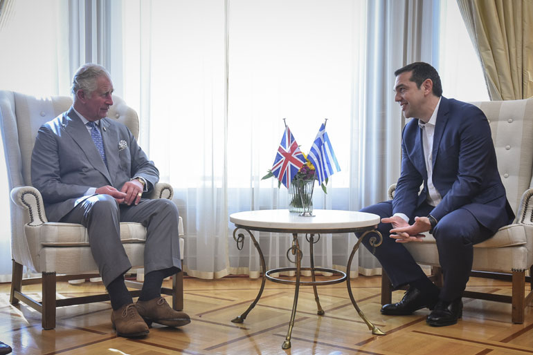 Φωτογραφία από τη συνάντηση του πρωθυπουργού με τον πρίγκιπα Κάρολο