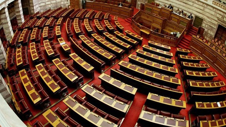 Βουλή: Το μεσημέρι η ψήφιση του νομοσχεδίου για την υιοθεσία και αναδοχή