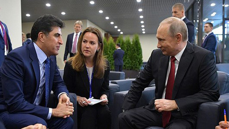 Ο Βλαντίμιρ Πούτιν είχε σύντομης διάρκειας συνάντηση με τον πρωθυπουργό του Ιρακινού Κουρδιστάν