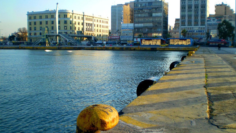 Γυναίκα αγνώστων στοιχείων περισυνελέγη από το πλήρωμα πλοίου ανοιχτά του Πειραιά