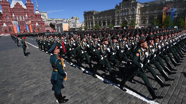 Οι Ρώσοι τίμησαν την Ημέρα της Νίκης κατά του φασισμού σε όλη την επικράτεια της χώρας