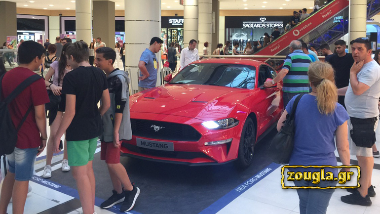 Χαμός… με τη νέα Ford Mustang στο The Mall Athens