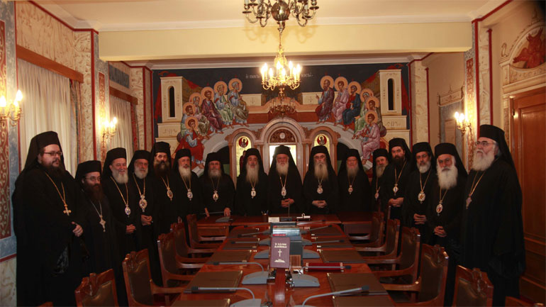 Η Διαρκής Ιερά Σύνοδος αντιτίθεται στην αναδοχή παιδιών και από ομόφυλα ζευγάρια