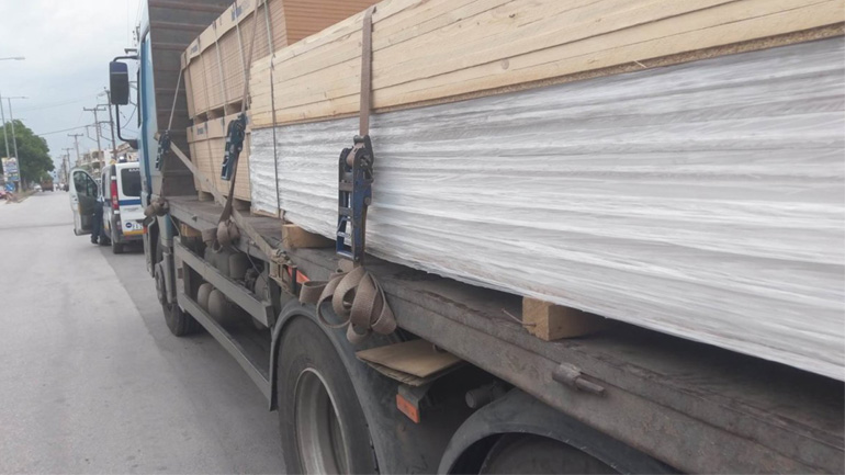 Λάρισα: Νεκρή η γυναίκα που παρασύρθηκε από φορτηγό