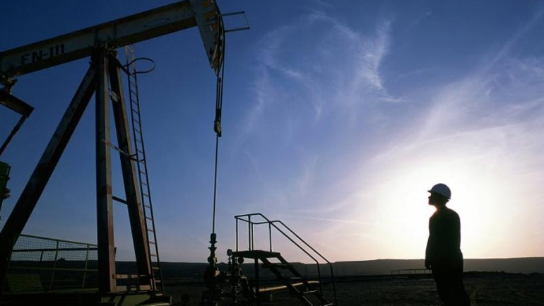 Στα υψηλότερα επίπεδα από το 2014 παραμένουν οι πετρελαϊκές τιμές