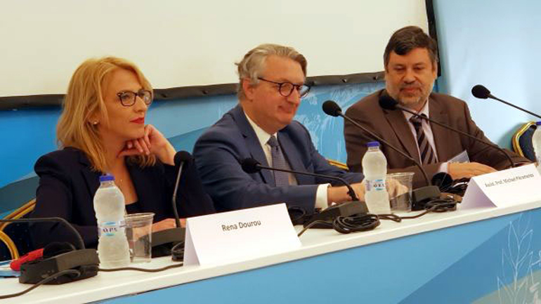 Ρ. Δούρου: Η υπόθεση της Τοπικής Αυτοδιοίκησης αποτελεί την εγγύηση του αύριο των παιδιών μας Ρ. Δούρου: Η υπόθεση της Τοπικής Αυτοδιοίκησης αποτελεί την εγγύηση του αύριο των παιδιών μας