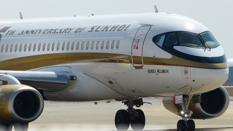 Ρωσία: Η Sukhoi δεν θα ακυρώσει τις πωλήσεις επιβατικών αεροσκαφών στο Ιράν