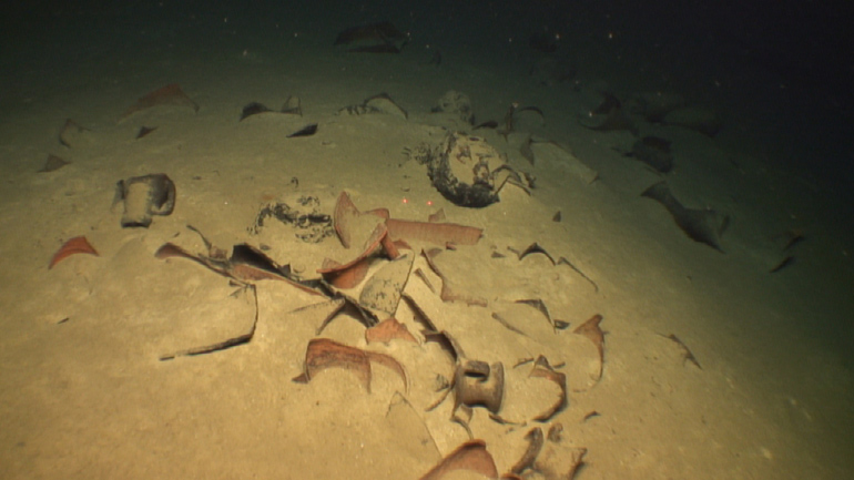 Τα ναυάγια του Ιονίου και η αρχαιοκαπηλία Τα ναυάγια του Ιονίου και η αρχαιοκαπηλία