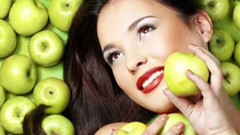 Διώξε τις ρυτίδες με DIY με μήλο!