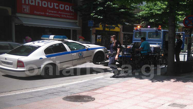 Περιπολικά τράκαραν μεταξύ τους στο κέντρο της Λάρισας