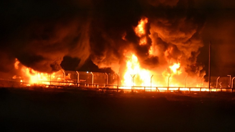 Παλαιστίνιοι πυρπόλησαν πέρασμα στη Γάζα