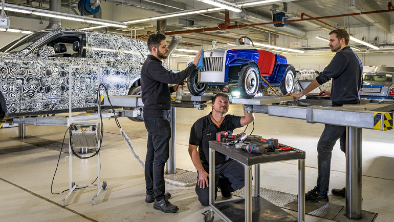 Ακόμα και η μικρότερη Rolls Royce του κόσμου θέλει… service