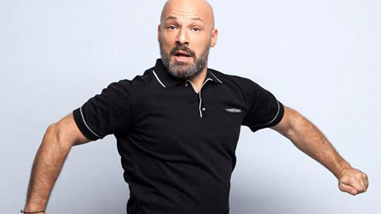 Νίκος Μουτσινάς: Μιμείται την Ελένη Φουρέιρα στην Eurovision και ρίχνει το Instagram!