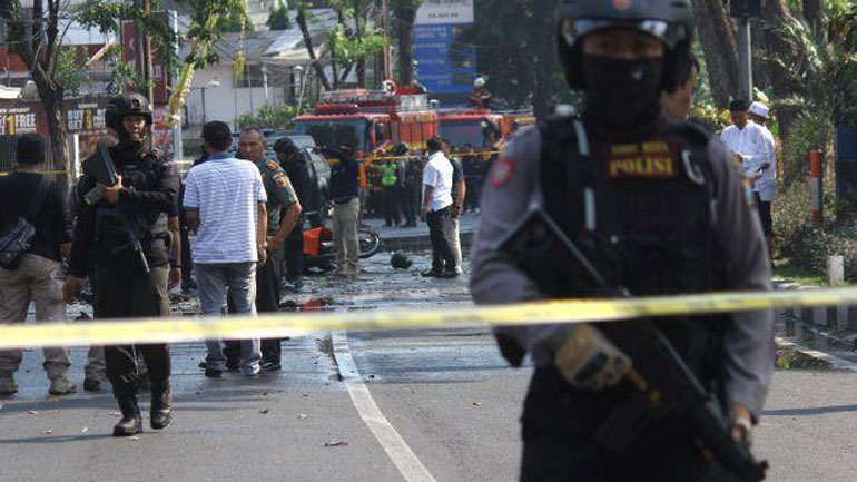 Το Ισλαμικό Κράτος ανέλαβε την ευθύνη για τις βομβιστικές επιθέσεις κατά των τριών εκκλησιών στην Ινδονησία