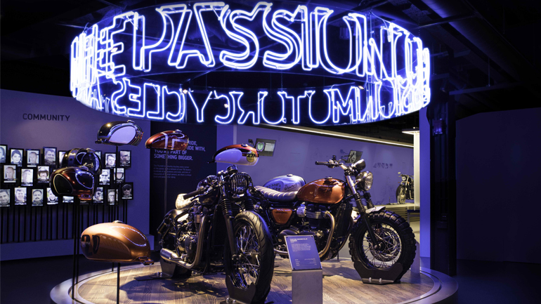 Η Triumph σας καλεί να γιορτάσετε μαζί της