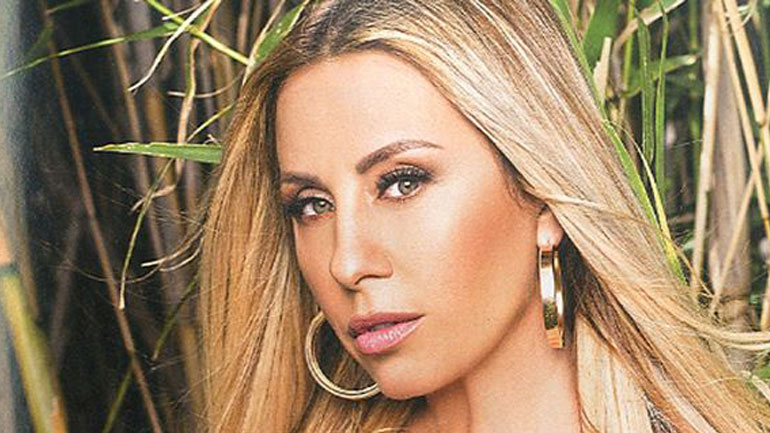 Γωγώ Μαστροκώστα: «Τρέμω στην ιδέα να με ρωτήσει η κόρη μου για τις sexy φωτογραφίσεις μου»