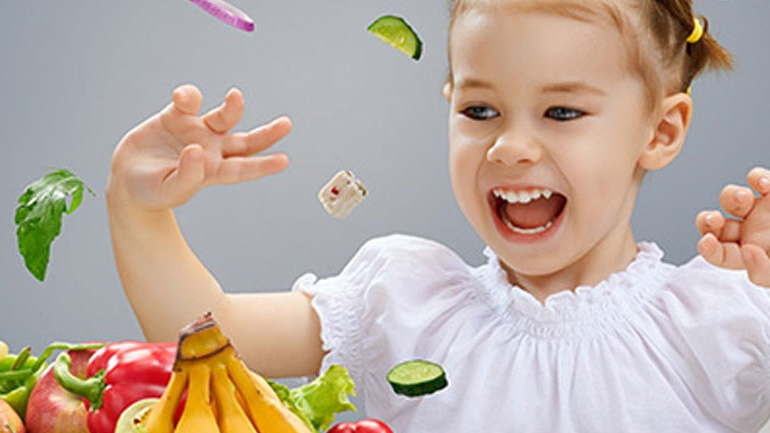 Τι να κάνετε για να φάει το παιδί σας φρούτα