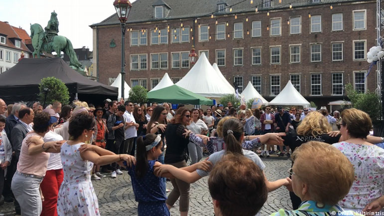 Ντίσελντορφ: Χιλιάδες επισκέπτες στο 2ο Ελληνικό Φεστιβάλ