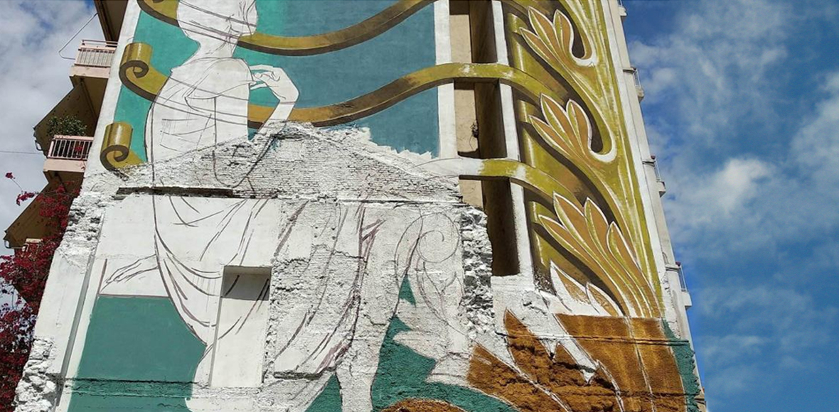 Το κορίτσι που κοιτάει τον ουρανό