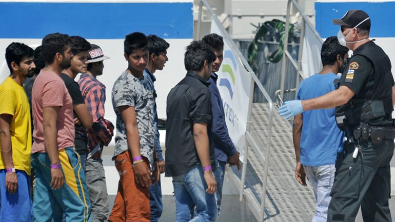 Απομάκρυνση μεταναστών στην Πάτρα