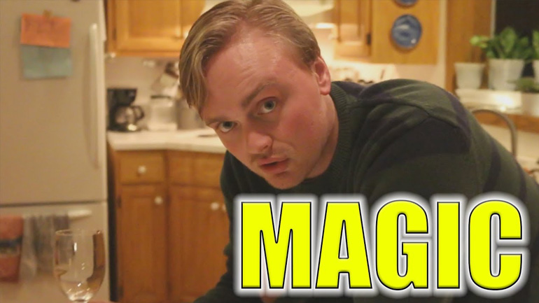 Πώς να σπάσεις ένα ποτήρι κρασιού με τη φωνή σου