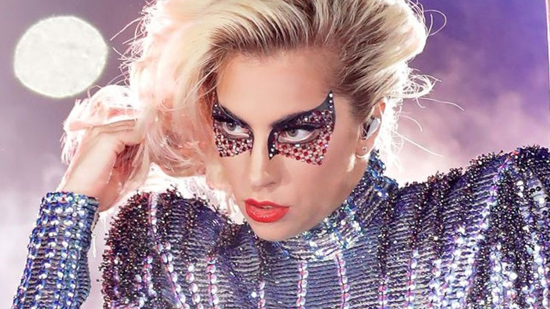 Η Lady Gaga θα λανσάρει τη δική της beauty collection!
