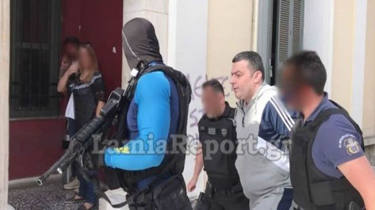 Λαμία: Στα δικαστήρια ο Αλκέτ Ριζάι – Έβρισε τον πρόεδρο της έδρας