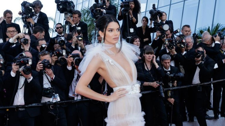 Η braless εμφάνιση της Kendall Jenner στο φεστιβάλ των Καννών