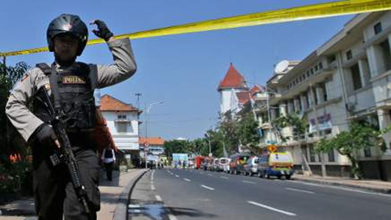 Ινδονησία: Το Ισλαμικό Κράτος πίσω από την επίθεση σε αστυνομικό τμήμα στο νησί Σουμάτρα