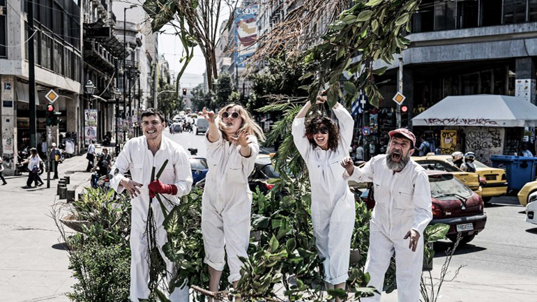 «Επαναστατικές μέθοδοι για τον καθαρισμό της πισίνας σας» στο Εθνικό Θέατρο