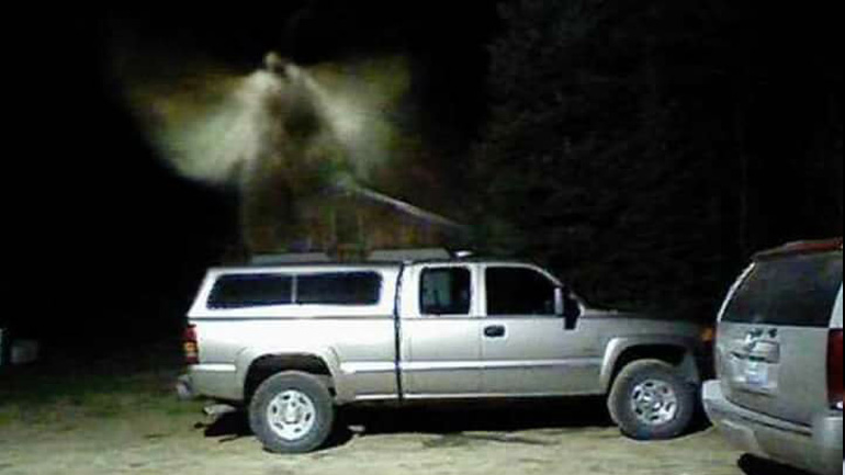 Άγγελος, δαίμονας ή κάτι άλλο;