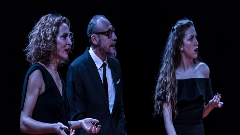 Ο Μάιος κάνει φινάλε στο Θέατρο Τέχνης με μια μεγάλη έκπληξη