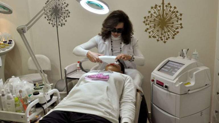 ICAP: Σταθερή ανάκαμψη για την αγορά καλλυντικών