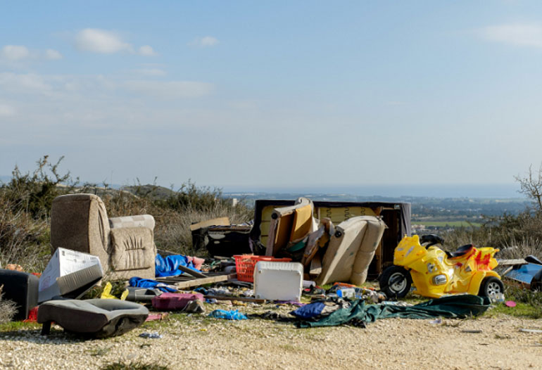 Απελπιστική η κατάσταση από τα σκουπίδια στην Πάφο