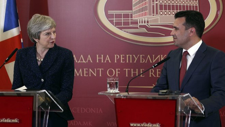 Τ. Μέι: Η επίλυση του ζητήματος του ονόματος θα αποφέρει καθαρά οφέλη και στις δύο χώρες