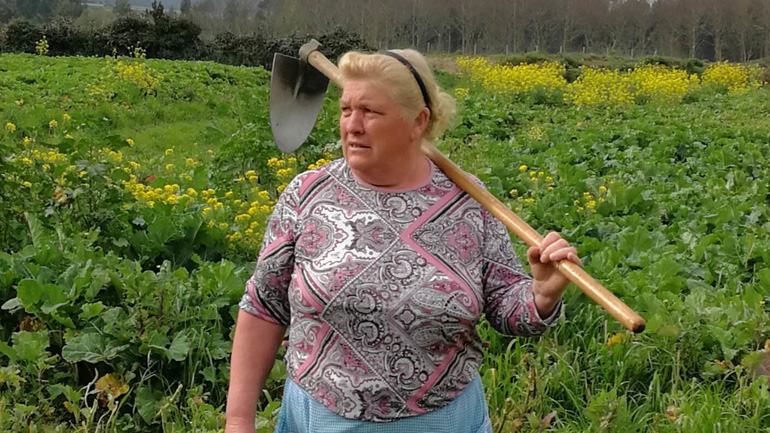 Τι είπε η Ισπανίδα αγρότισσα για τη σύγκριση που της κάνουν με τον Trump