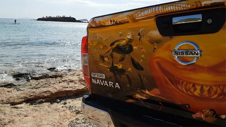 Το σίγουρο είναι πως καρχαρίες θα δείτε μόνο στην... ακτή!