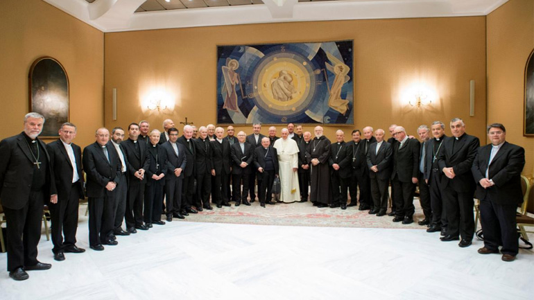 Χιλή: Οι ρωμαιοκαθολικοί επίσκοποι υπέβαλαν παραιτήσεις στον πάπα Φραγκίσκο εξαιτίας σκανδάλων παιδεραστίας