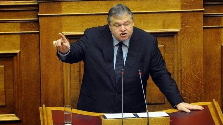 Βενιζέλος για Novartis: «Άνθρακες ο θησαυρός για την υπόθεση – Λέτε ψέματα στη Βουλή»