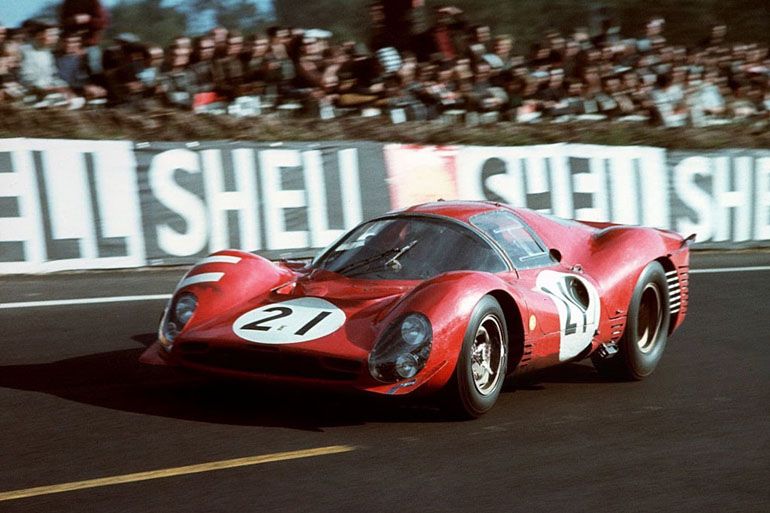 Στις αρχές της δεκαετίες του '60 η Ferrari έδειχνε πως ήταν άτρωτη στους αγώνες του Le Mans... 