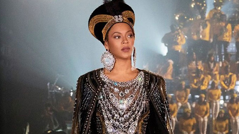 Δαχτυλίδι με πολύτιμους λίθους αξίας 70.000 δολ. δώρισε η Beyonce στο μουσείο Victoria and Albert